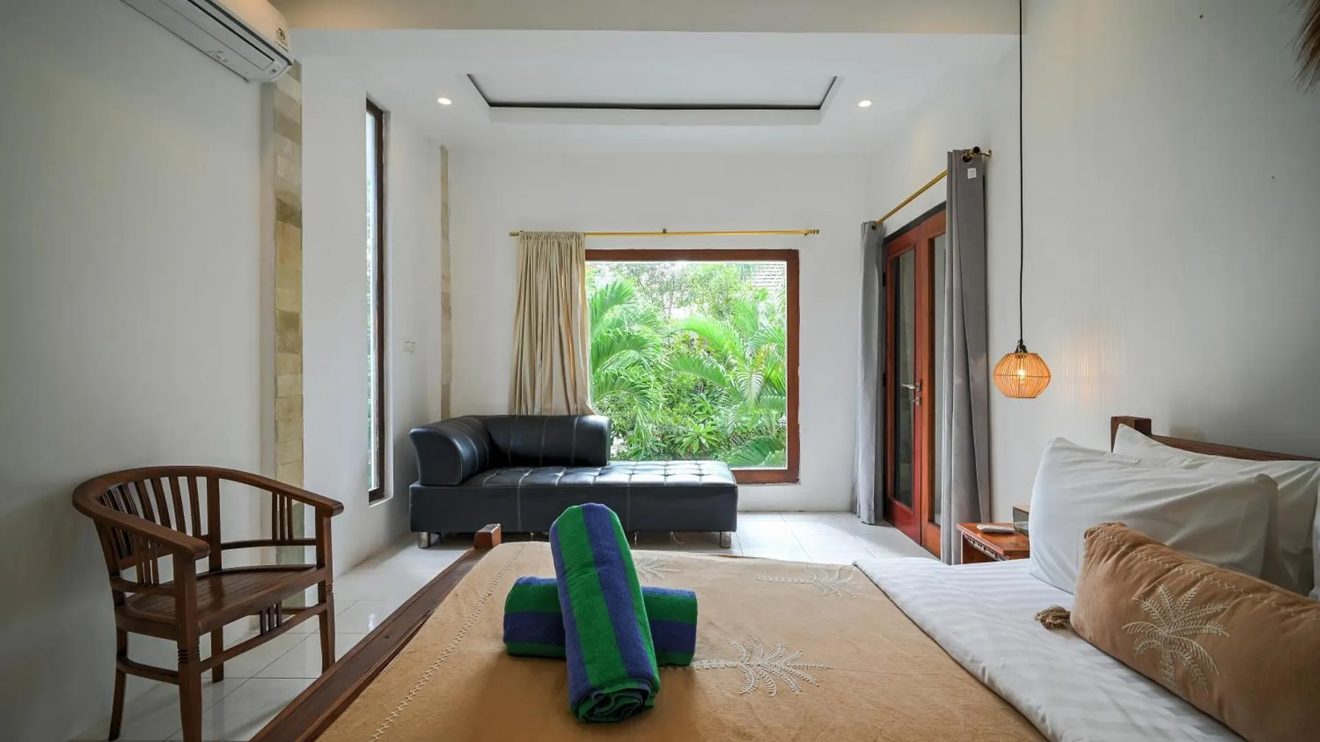 Catta II Near Oberoi Beach Seminyak Willa