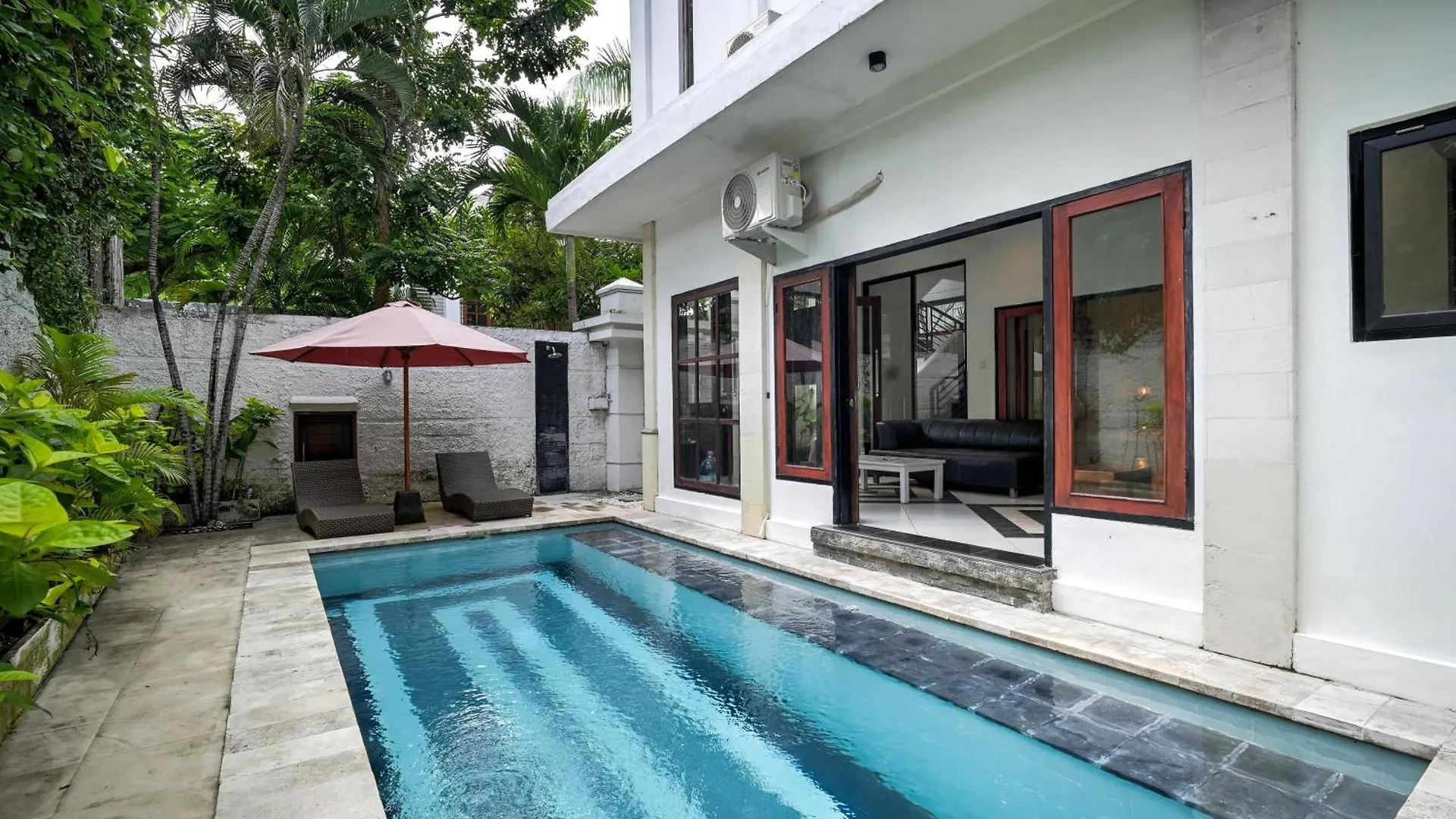 Willa Catta II Near Oberoi Beach Seminyak