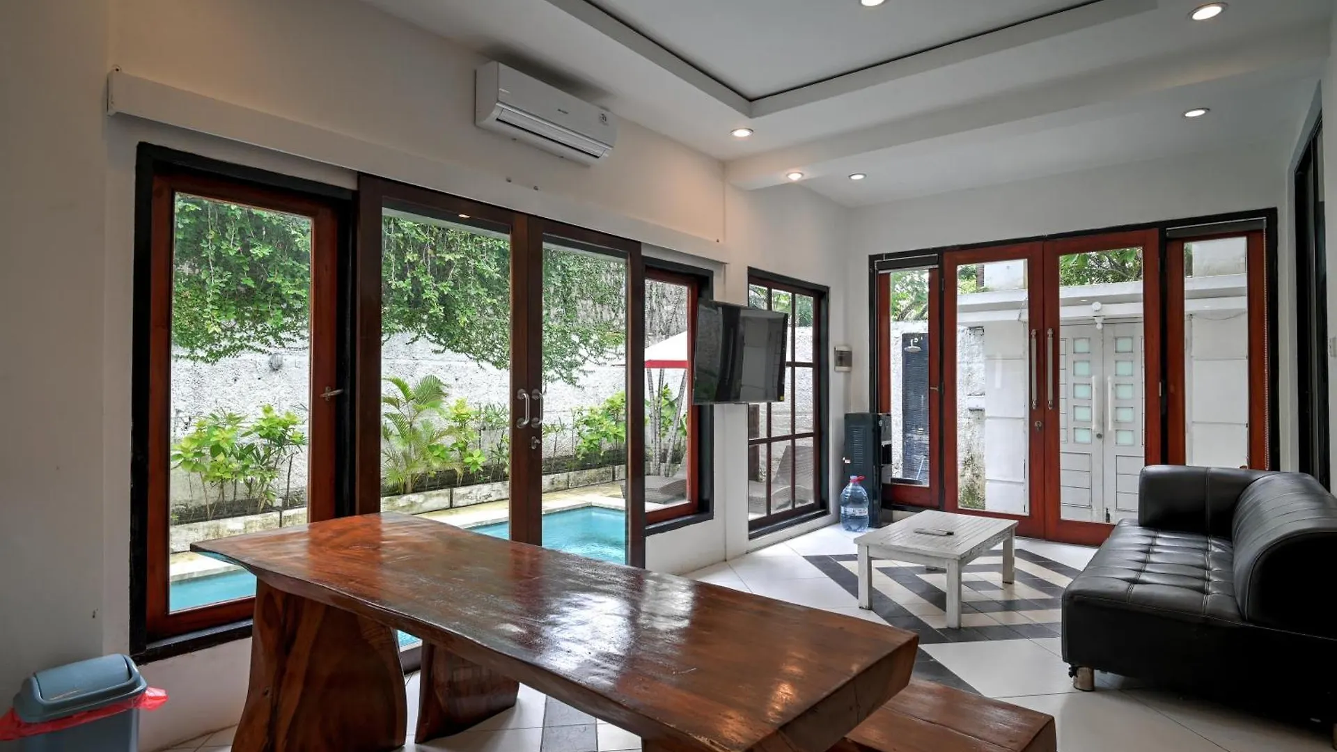 Catta II Near Oberoi Beach Seminyak 0*,